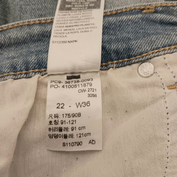 Levi's Mid-rise Boyfriend. 22. Light blue wash - Picture 9 of 11